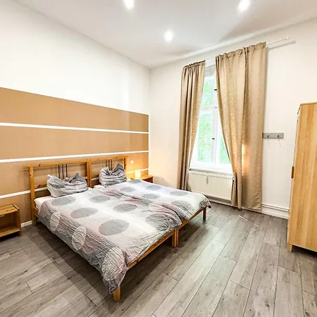 Apartment Grabbeallee #1