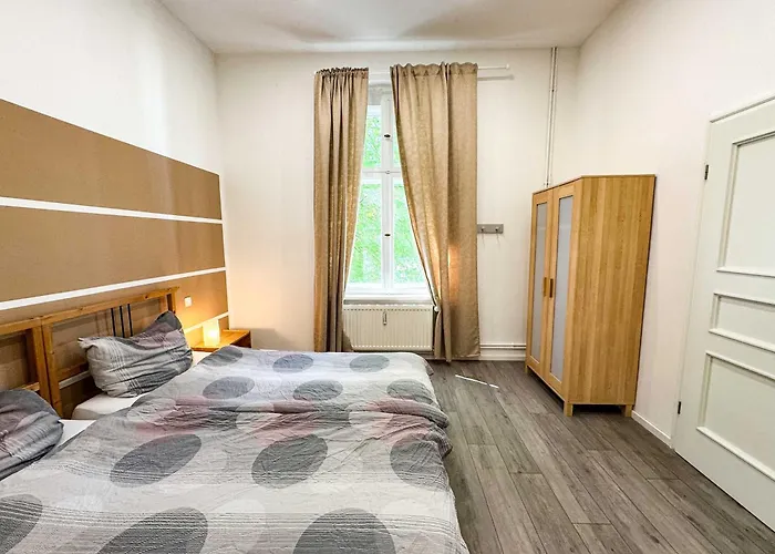 Grabbeallee #1 * Berlin